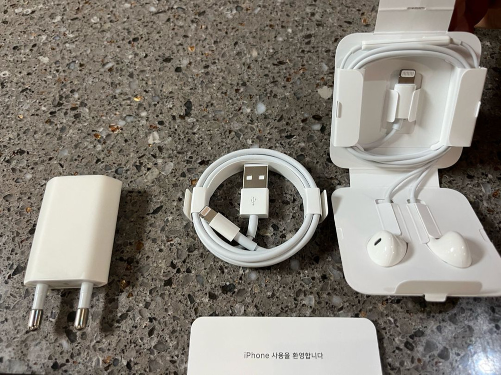 아이폰 SE2 블랙 64GB 풀구성 판매합니다 이미지