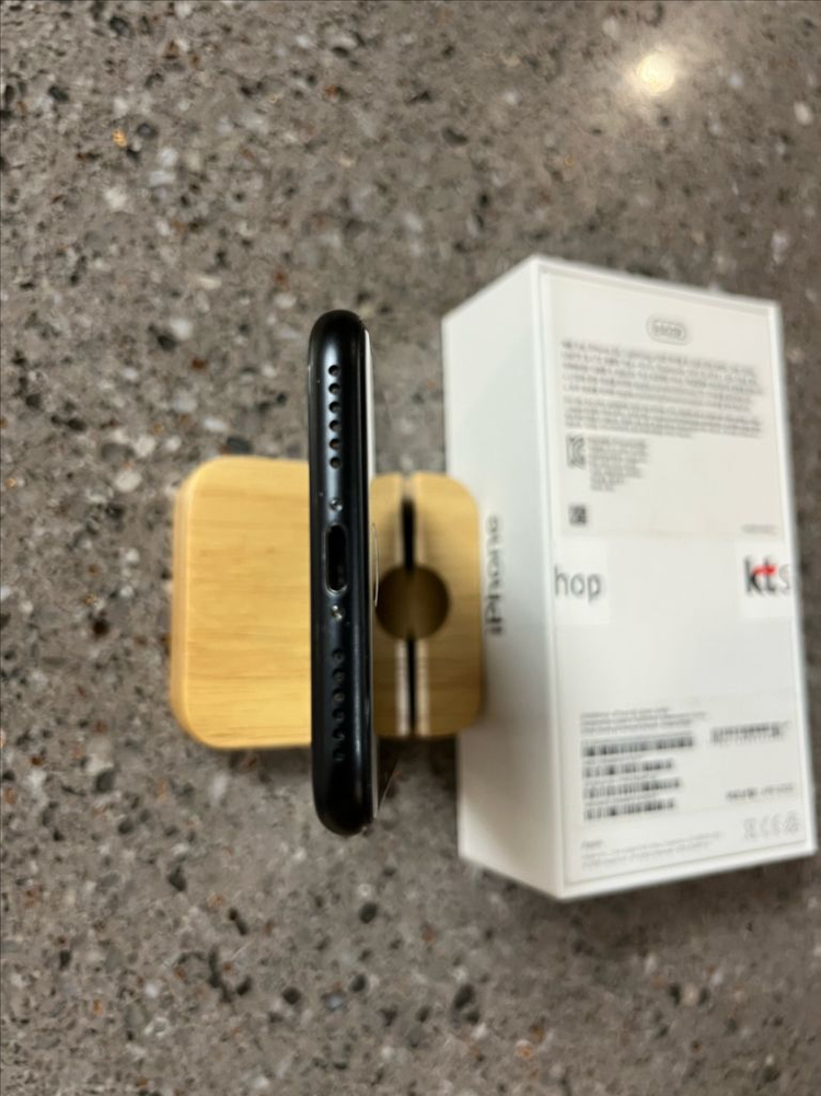 아이폰 SE2 블랙 64GB 풀구성 판매합니다 이미지