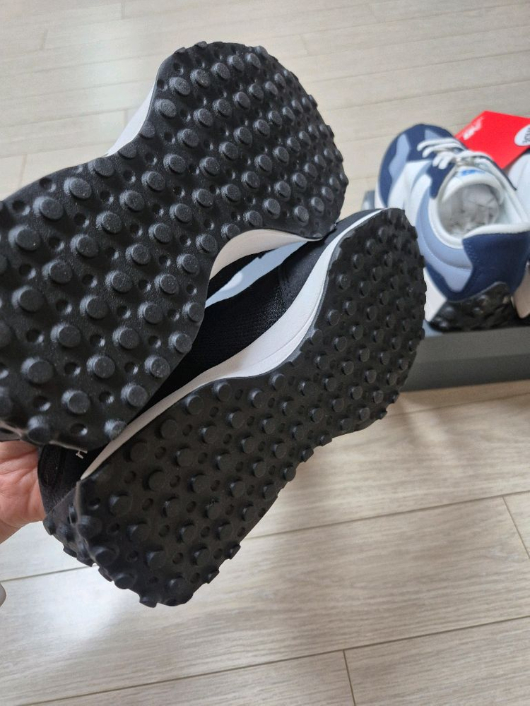 쿨거래시 6만 택포! 미착용 새제품 정품 뉴발란스 327 편한 운동화 남아여아 공용 4계절 운동화 220 이미지