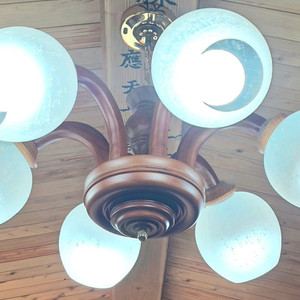 앤틱 우드(원목) 6등 샹들리에 조명(체인길이조절 / 여분체인 포함, led 6개 포함) 판매 이미지