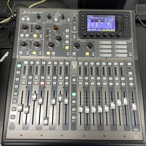 베링거 X32 Producer 디지털 믹서 판매 이미지