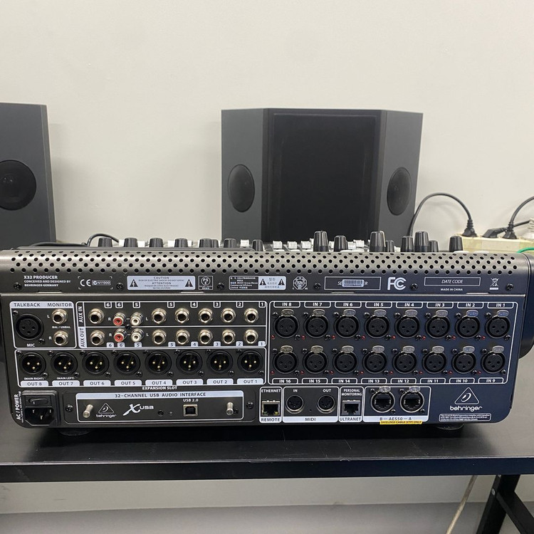 베링거 X32 Producer 디지털 믹서 판매 이미지