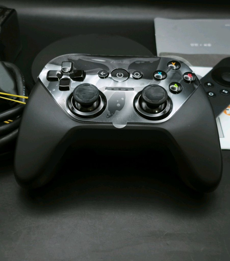 구글 넥서스 플레이어와 아수스 게임패드TV500G 이미지