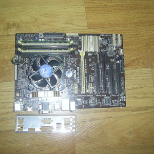 ASUS H87 메인보드 + i7 4770CPU쿨러 세트 이미지