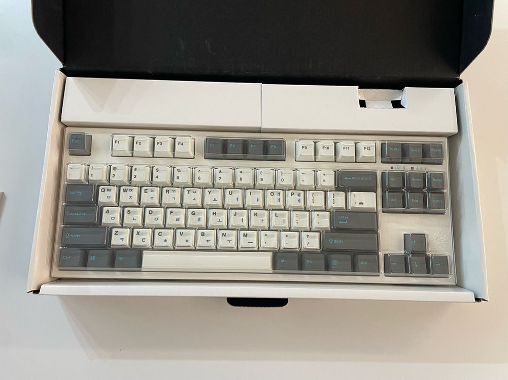 레오폴드FC750RBT 적축 키보드 이미지