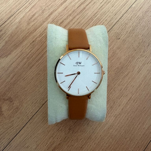 다니엘 웰링턴 Classic Petite 여성 시계 -새 라이트 브라운 스트랩 이미지