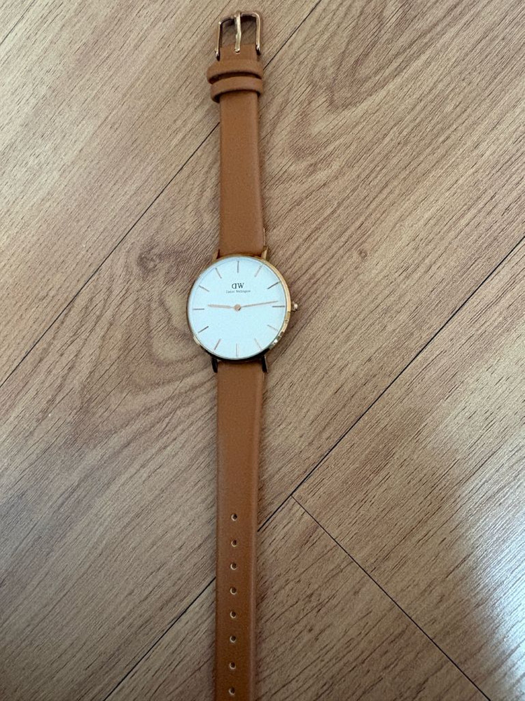 다니엘 웰링턴 Classic Petite 여성 시계 -새 라이트 브라운 스트랩 이미지