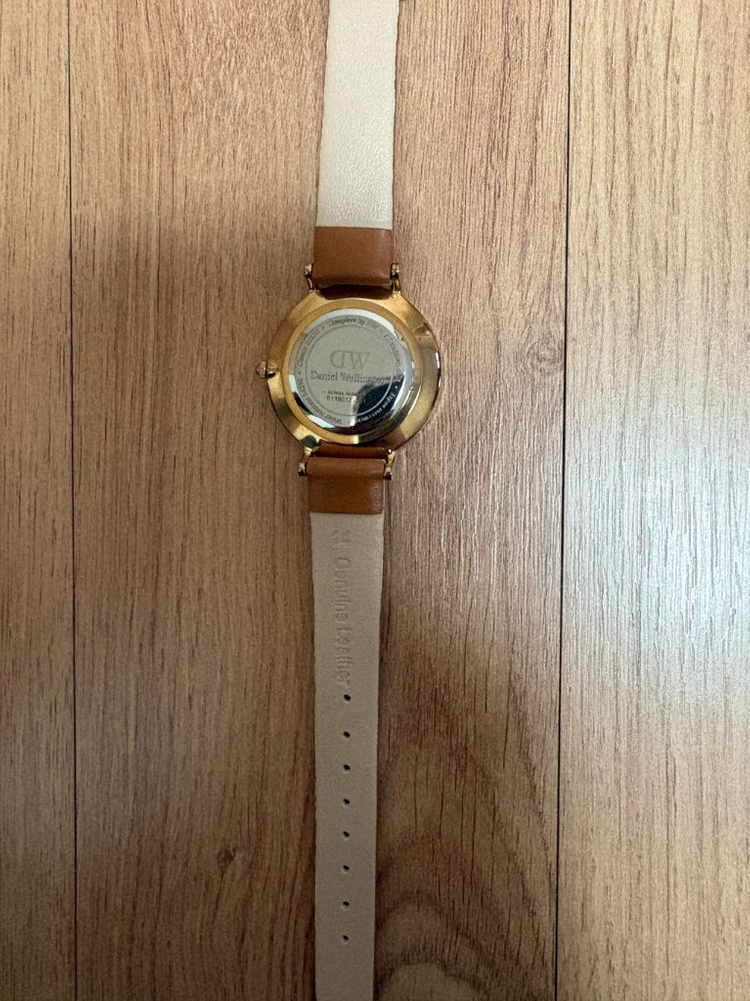 다니엘 웰링턴 Classic Petite 여성 시계 -새 라이트 브라운 스트랩 이미지