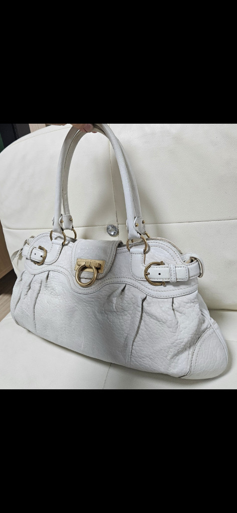 정품 페라가모 숄더백 이미지