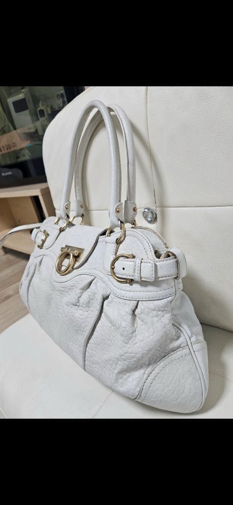 정품 페라가모 숄더백 이미지
