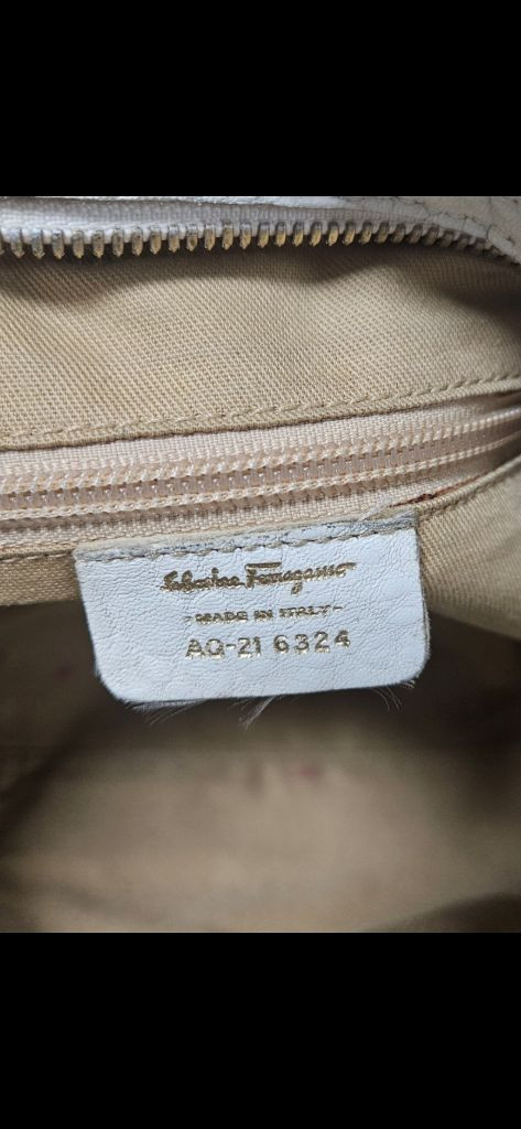 정품 페라가모 숄더백 이미지