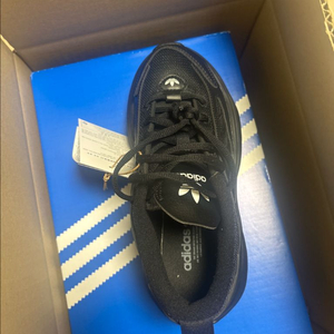 아디다스 오즈가이아 블랙 225 이미지