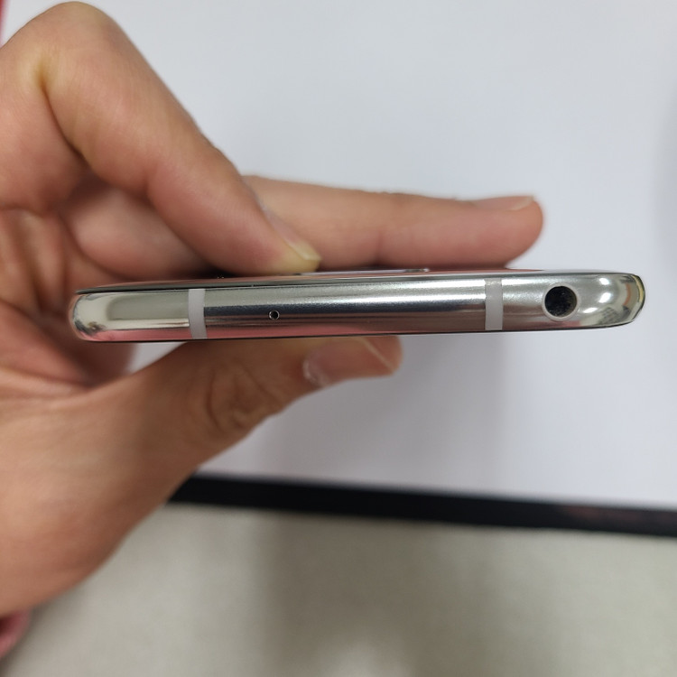 LG V30 실버 64G SK 무잔상 가성비 213003 이미지