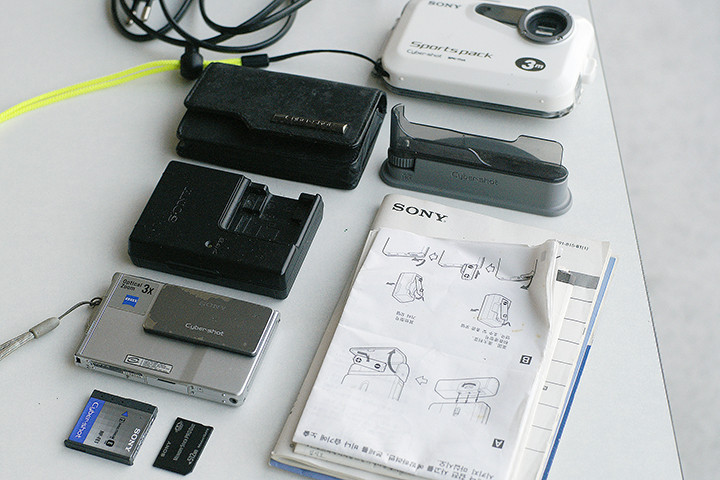 소니 사이버샷 DSC-T7 레트로디카 팝니다(수중촬영방수팩포함) 이미지