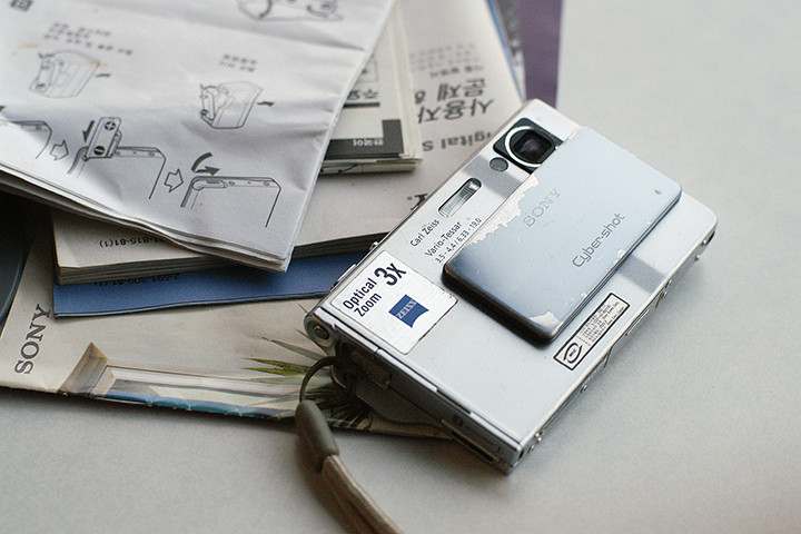 소니 사이버샷 DSC-T7 레트로디카 팝니다(수중촬영방수팩포함) 이미지