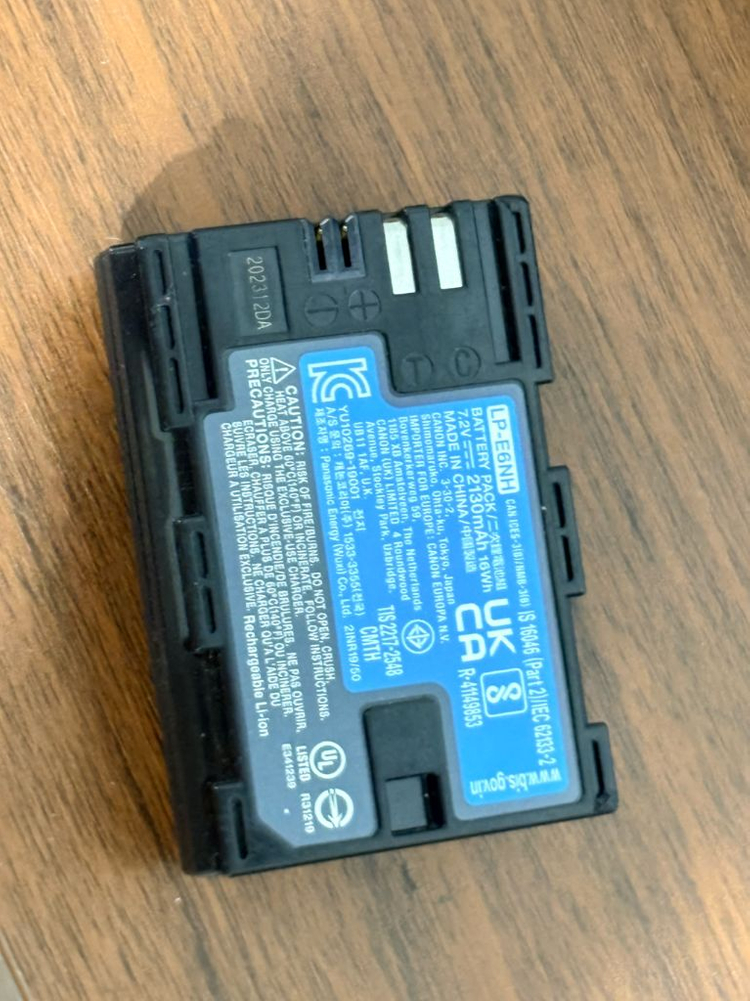 캐논 배터리 LP-E6NH R7 R6 배터리 정품 + 정품 충전기 이미지