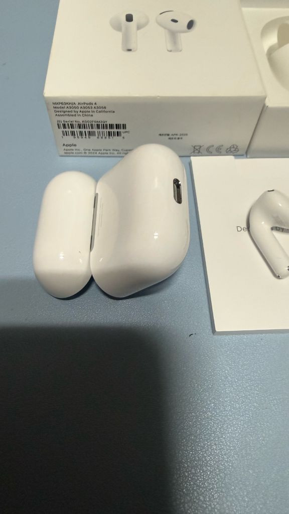 에어팟4세대 유닛,본체 각개 (노캔x )개당가격입니다 본체ㅡ판매붕 유닛 왼쪽ㅡ판매중 유닛 오른쪽 ㅡ판매중모는기능 정 이미지