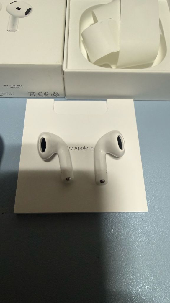 에어팟4세대 유닛,본체 각개 (노캔x )개당가격입니다 본체ㅡ판매붕 유닛 왼쪽ㅡ판매중 유닛 오른쪽 ㅡ판매중모는기능 정 이미지