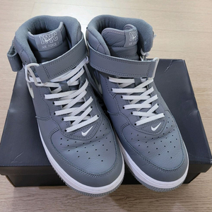 나이키 에어포스 미드 쿨그레이 265사이즈 1회 착용 8만원 이미지