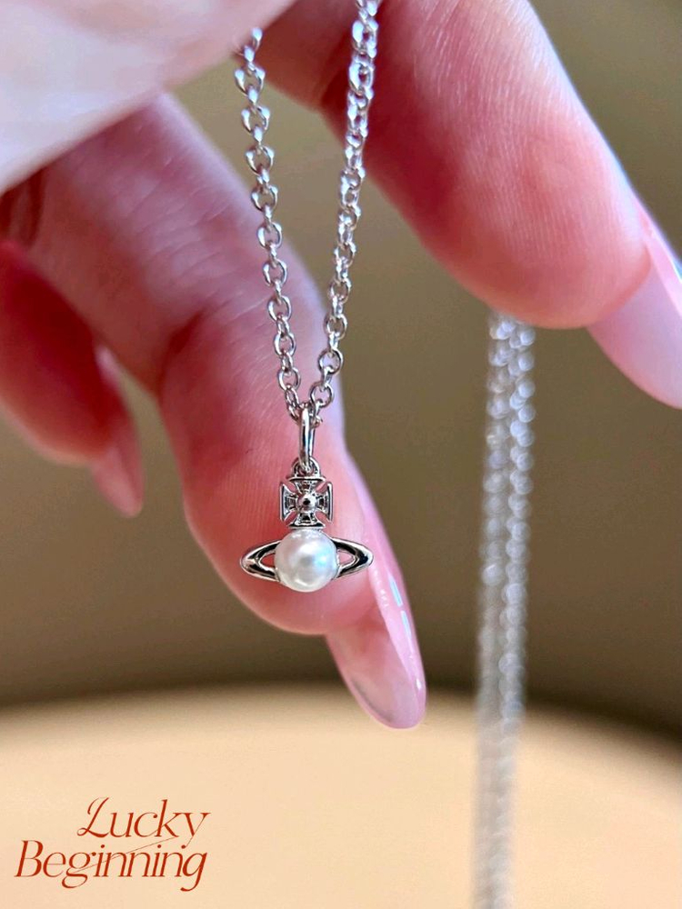 비비안 웨스트우드 오브 목걸이 이미지