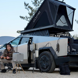 사이버트럭 루프랙 + 루프탑텐트 이미지
