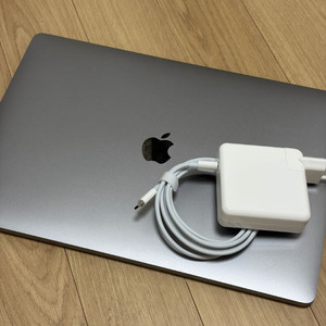 맥북프로 2018 15인치 사이클 14 CTO 32gb/512gb 560X A급 최고사양 55만 이미지