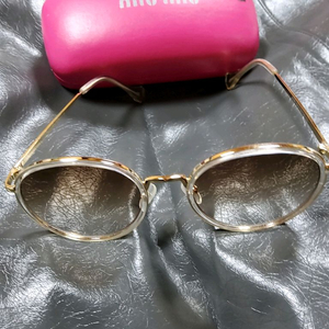 미우미우 선글라스 (정품) 이미지