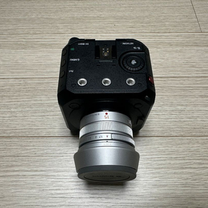 파나소닉 정품 BGH1 바디와 파나소닉 라이카 15mm F1.7 렌즈 셋트로 판매합니다. 이미지