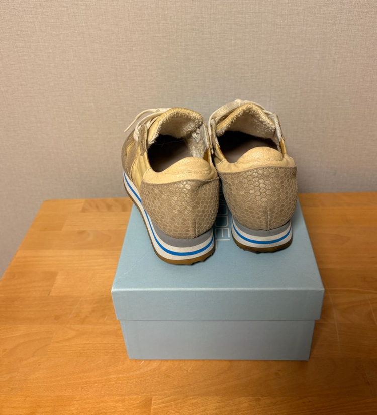 필립모델 스니커즈 골드 이미지