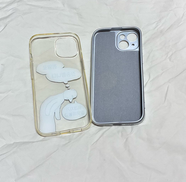 [아이폰15] 힙한 케이스 2종 일괄 (죄송합니다 닝구/실버 아이팟) S급 이미지