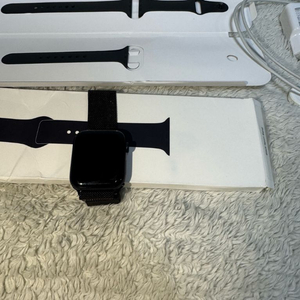 애플워치 se2 44m 블랙색상 이미지