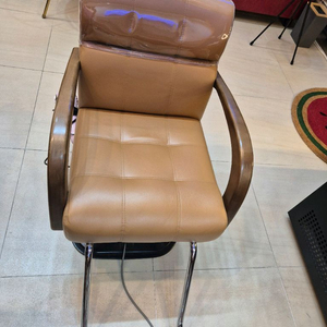 미용실 전동 의자 2대 이미지