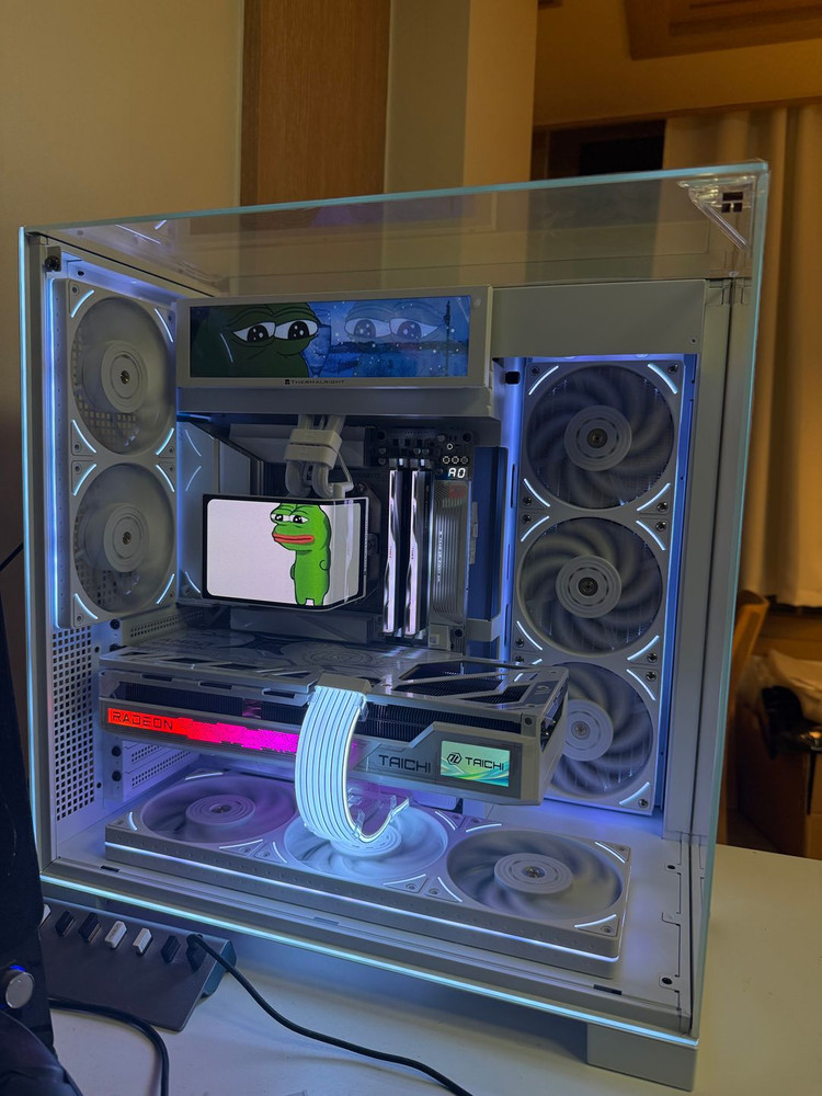 9800X3D 9070XT 화이트 하이엔드 본체 컴퓨터 이미지