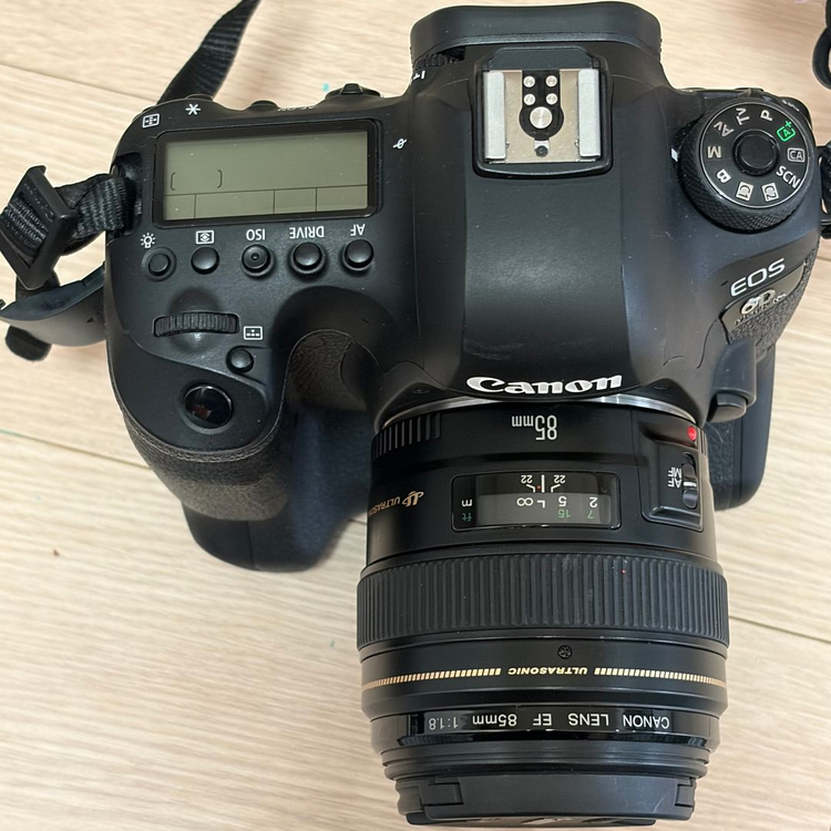 캐논 육두막 6dmark2 풀세트 테더툴즈, 세로그립,렌즈 2개, 배터리3개 이미지