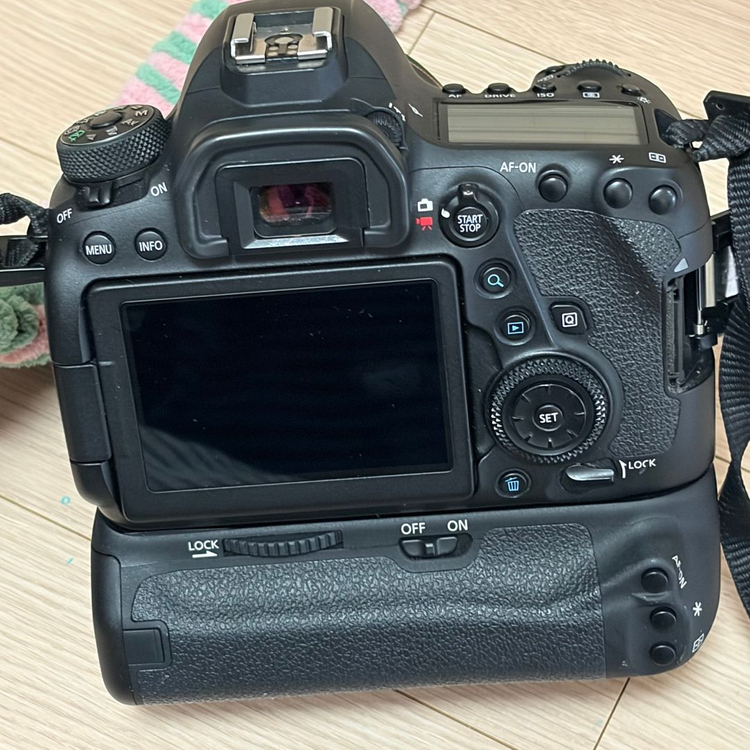 캐논 육두막 6dmark2 풀세트 테더툴즈, 세로그립,렌즈 2개, 배터리3개 이미지