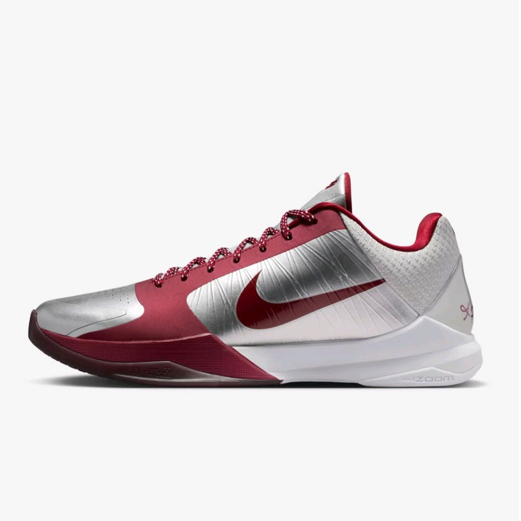 [320]나이키 코비5 로우어 메리온 에이스 어웨이 메탈릭 실버 팀 레드 이미지