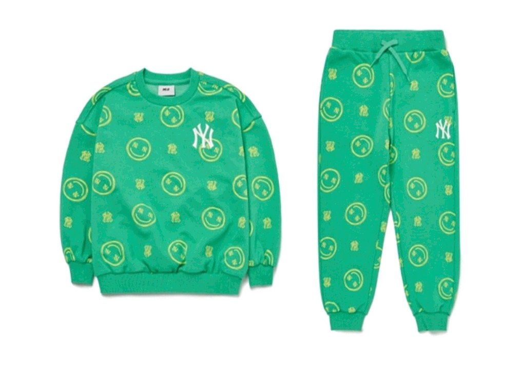 쿨거래시 6만9천택포! 미착용 새제품 MLB 맨투맨 상하세트 남아여아 공용 세트 커플 상하복세트 사이즈 110 이미지