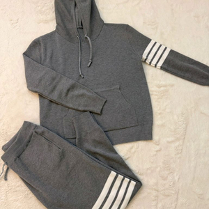 톰브라운 니트 트레이닝 세트 이미지