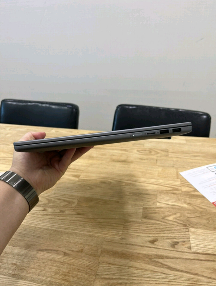 레노버 아이디어패드 OLED 16인치 노트북 미개봉 이미지