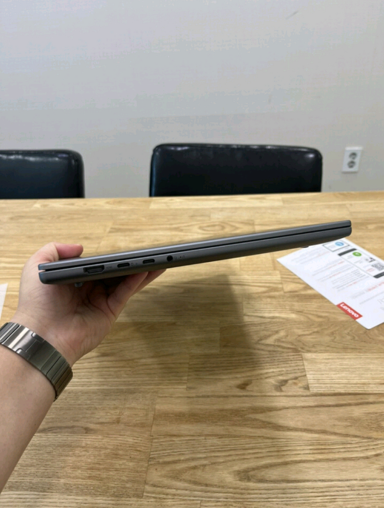 레노버 아이디어패드 OLED 16인치 노트북 미개봉 이미지