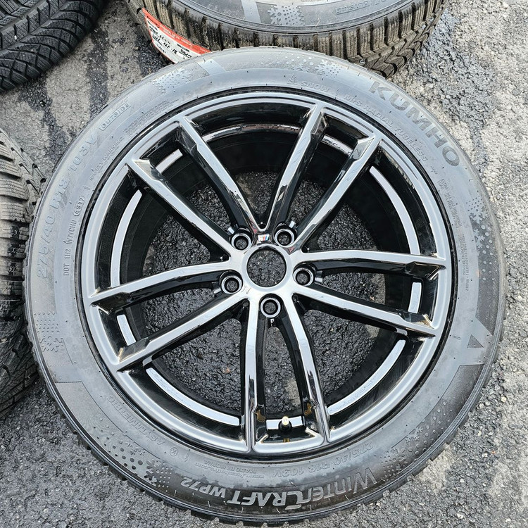 #BMW G30 662m 18인치 블랙유광 휠 윈터타이어세트 팝니다. 이미지