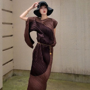 50%이상 할인)플리츠플리즈 이세이미야케 프론즈 탑~ 이미지