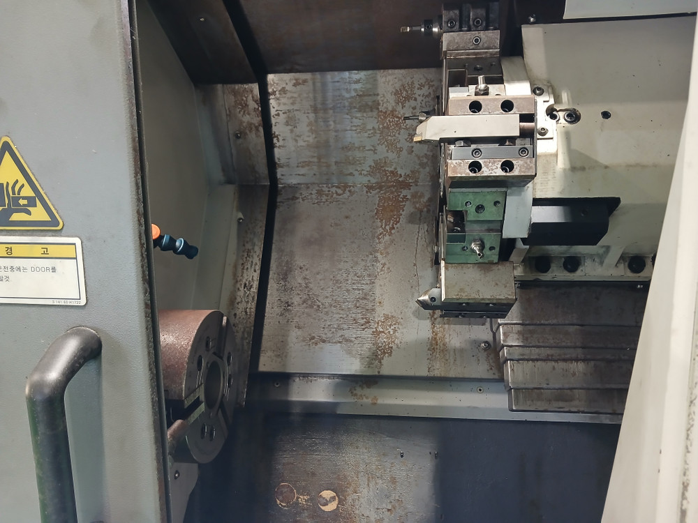 8인치 CNC 선반 이미지