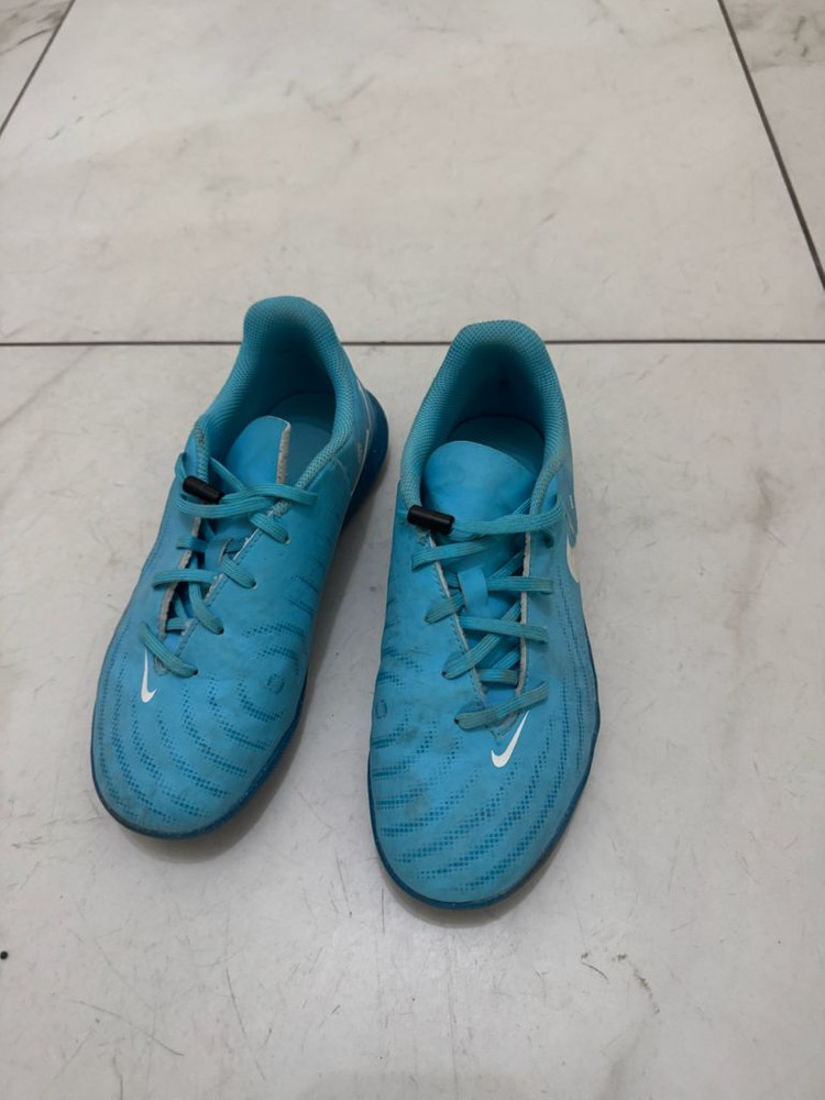 키즈) 나이키 축구화 풋살화 240사이즈 일괄 3컬레 이미지