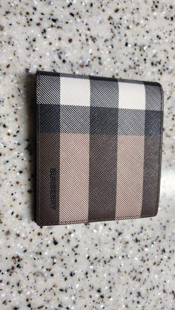 버버리 체크 반지갑 팝니다 이미지