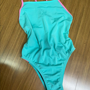 제이드 레녹스 수영복 이미지