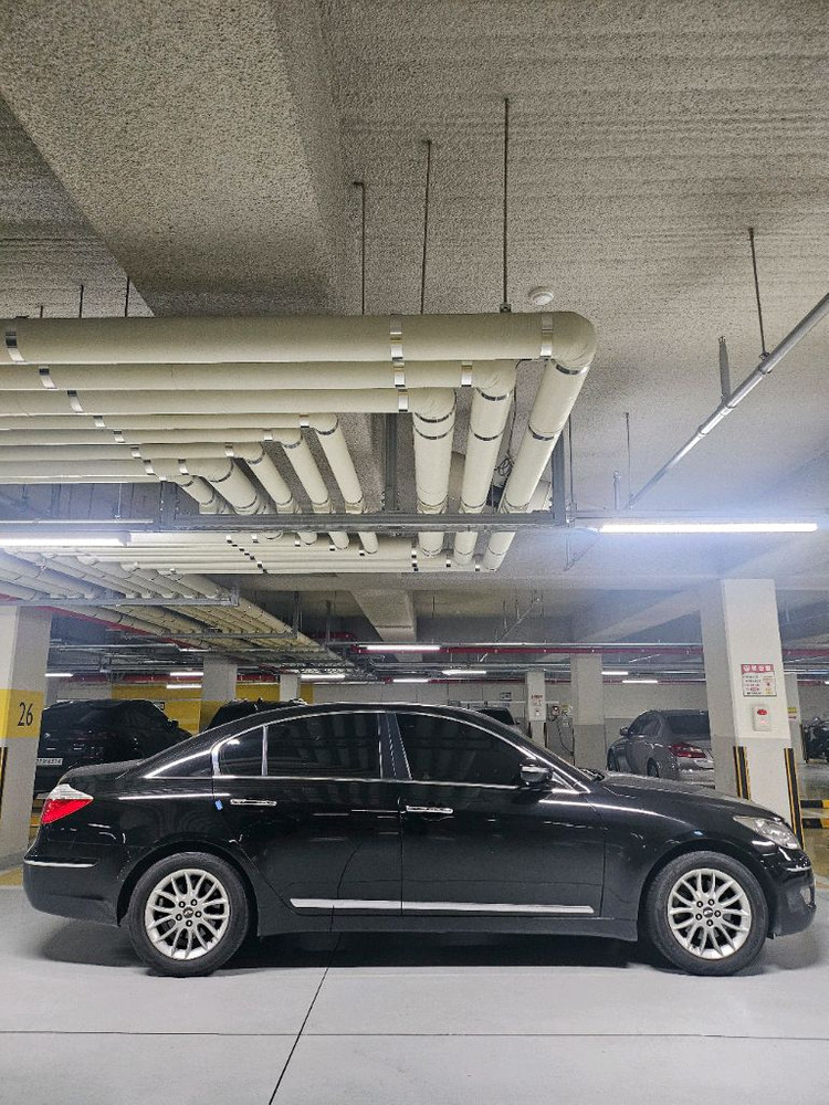 중형 세단 이미지