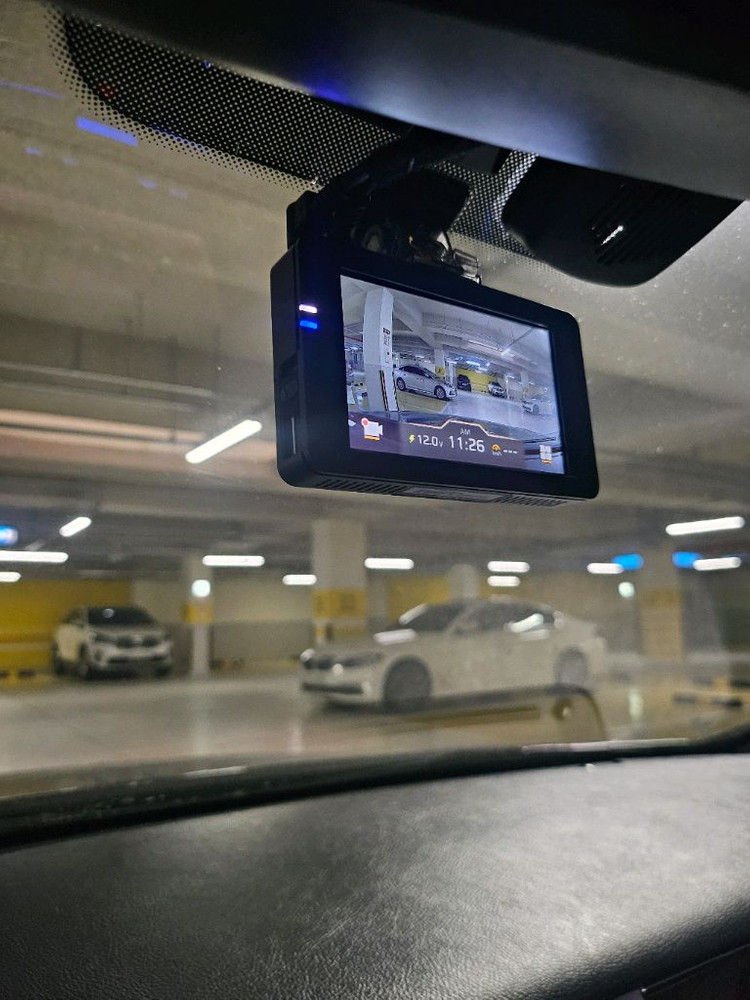 중형 세단 이미지