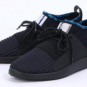 쥬세페자노티 실버메탈 스니커즈 이미지