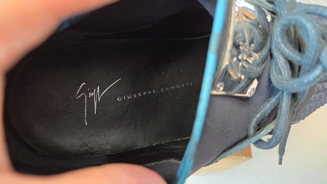 쥬세페자노티 실버메탈 스니커즈 이미지